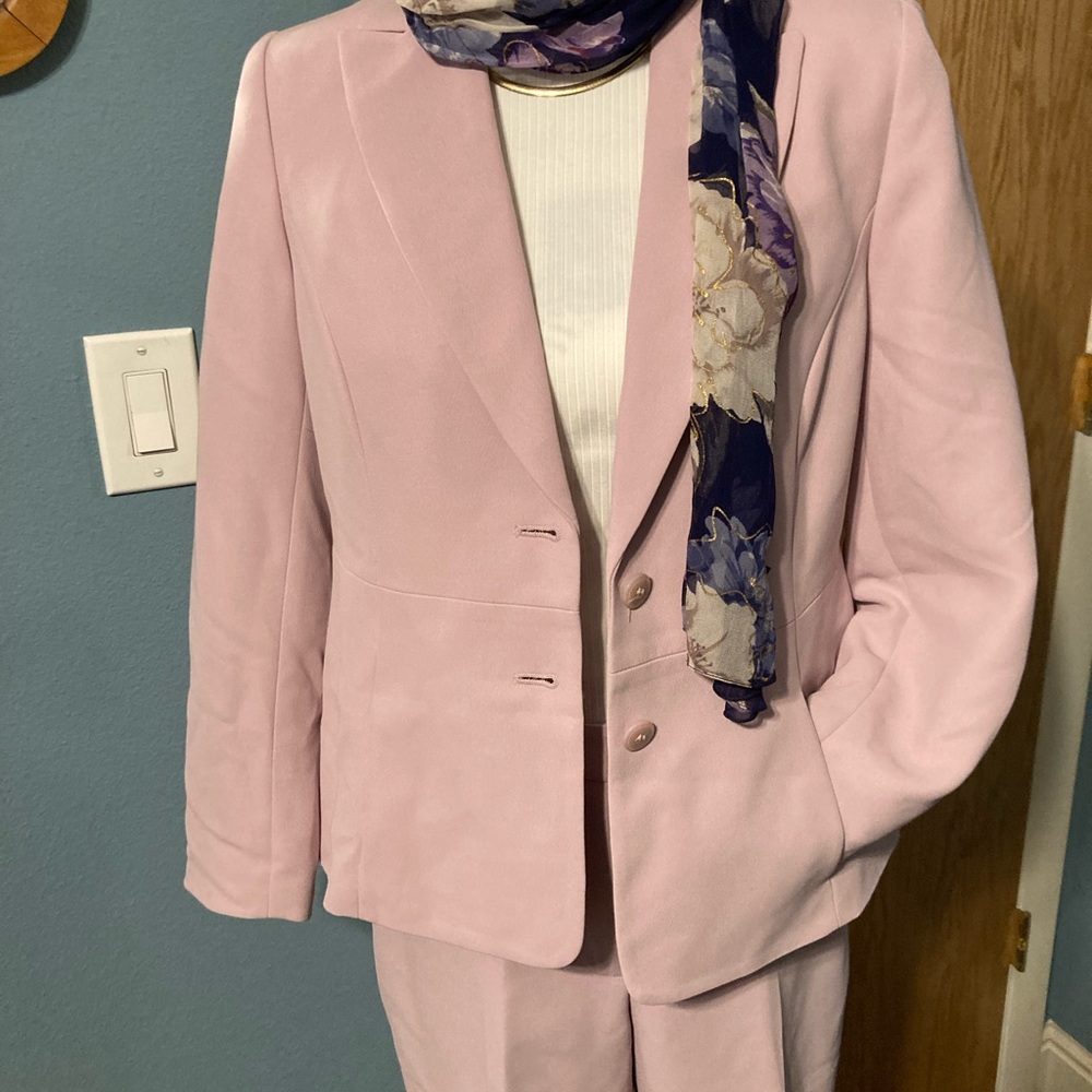 Women's Lavender 2 Piece Suit Blazer and Pants Apostrophe